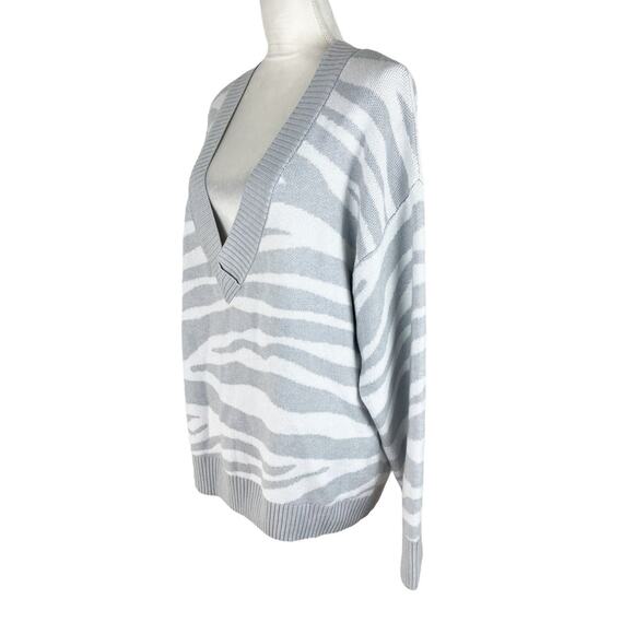 Revolve Varley Calvert Sweater Grey White Merino Wool V-Neck Pullover Size Med - Picture 7 of 9